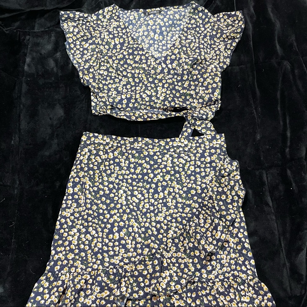 Daisy 2 Piece Set from SHEIN